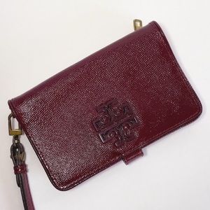 Tory Burch Britten Smartphone Wallet Wristlet